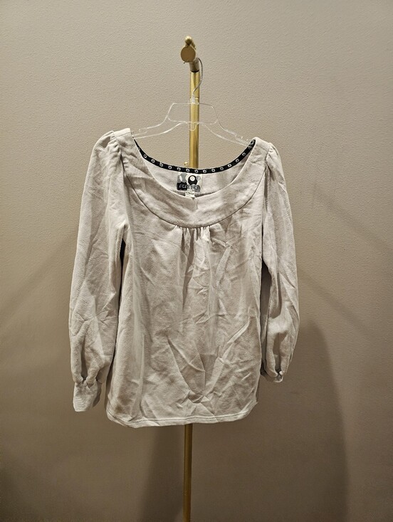Forever 21 Tops - Vintage Scoop Neck/Off Shoulder Top